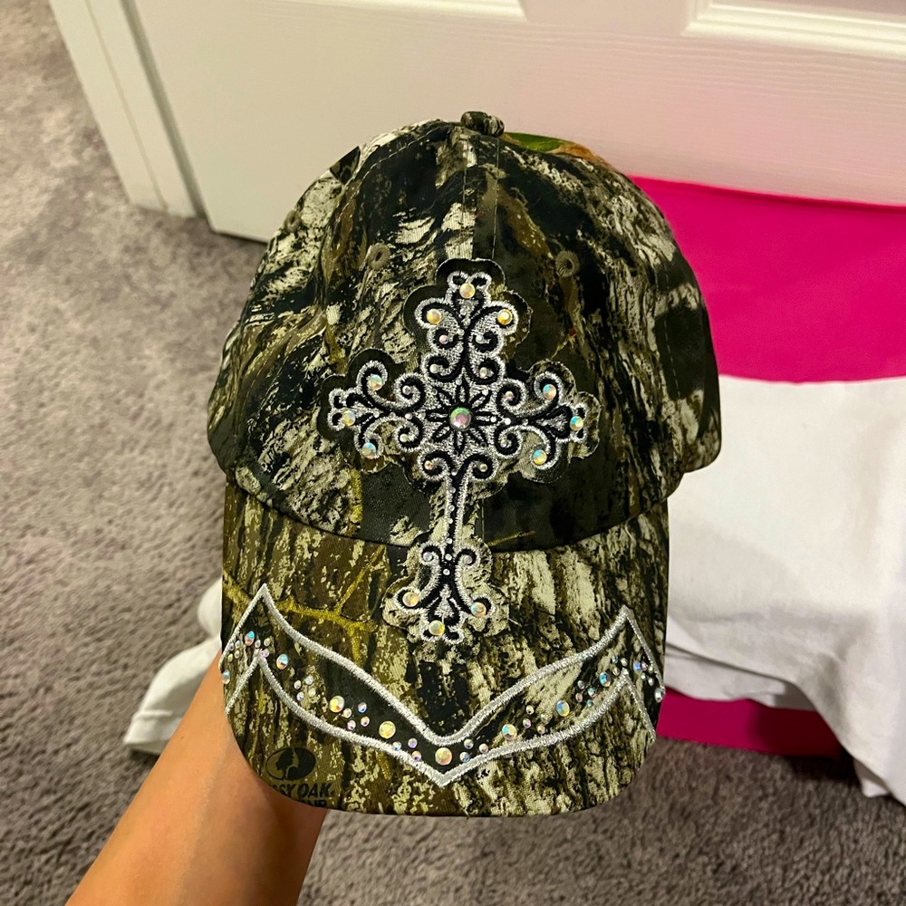 Mossy Oak bling hat worn once.